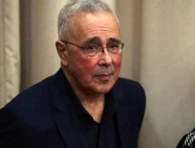 Δεν μπορούν να σταθούν πουθενά-Άγριο κράξιμο στον Κ.Ζουράρι:«Προδώσατε τη Μακεδονία & τολμάτε να κυκλοφορείτε» (βίντεο)